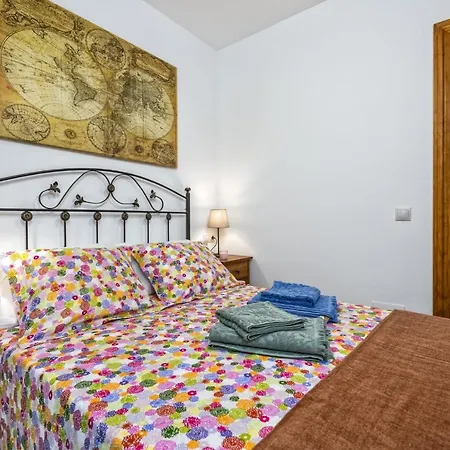 Apartment Center, 3 Bedrooms, And Parking *