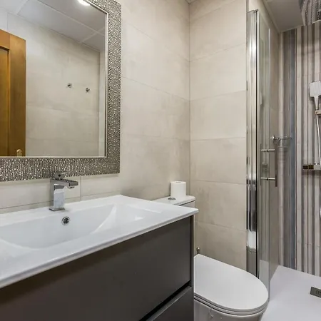 Apartment Center, 3 Bedrooms, And Parking Fuengirola