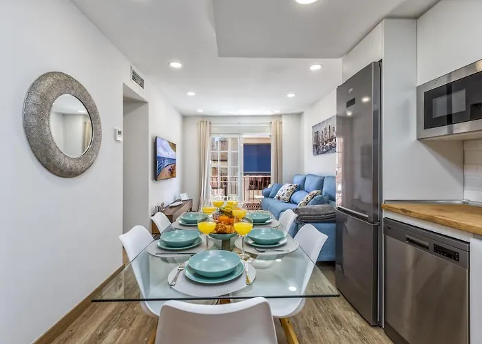 Center, 3 Bedrooms, And Parking