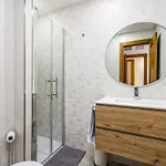 Center, 3 Bedrooms, And Parking 丰希罗拉