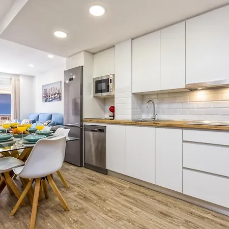 Center, 3 Bedrooms, And Parking 公寓